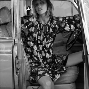 🆕 Zara voluminous printed dress